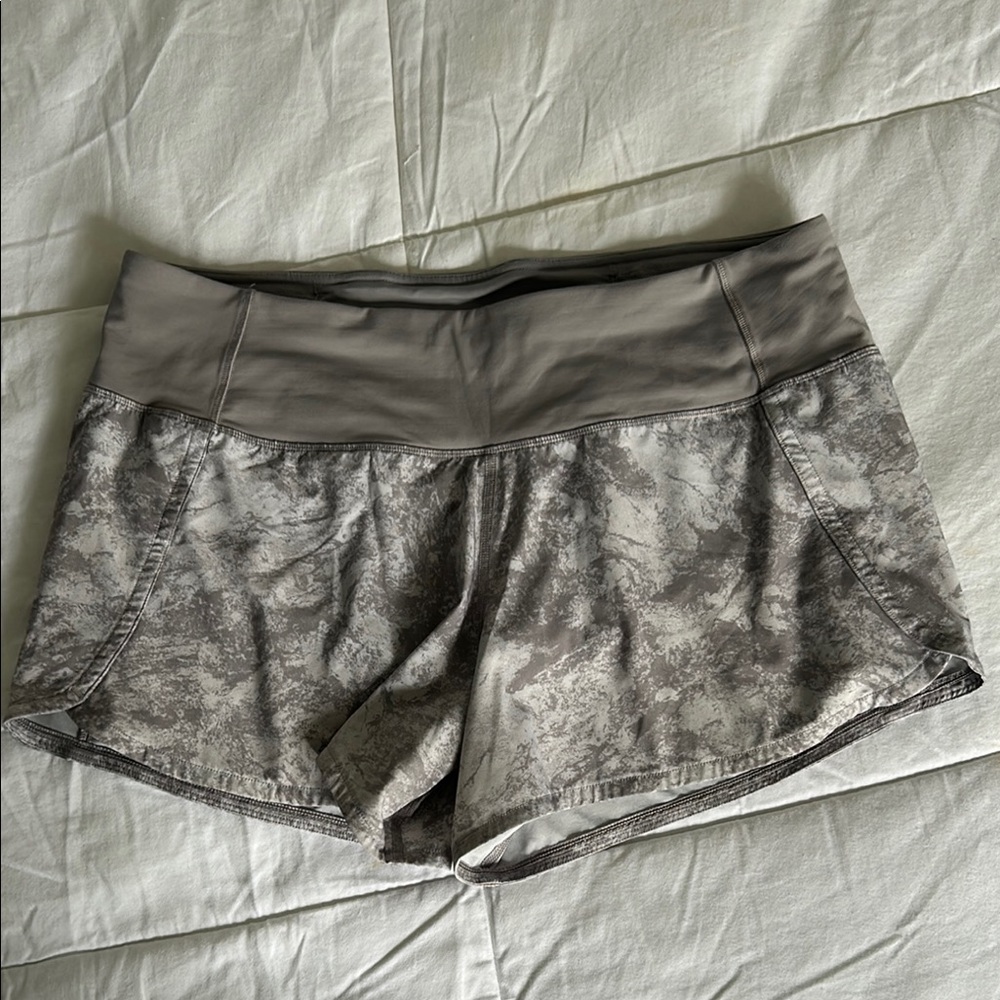 lululemon athletica mid-rise speed short 4”